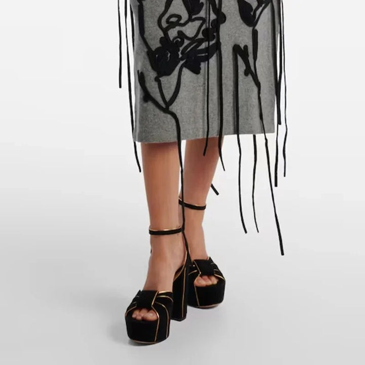 Contessa Knot Pumps