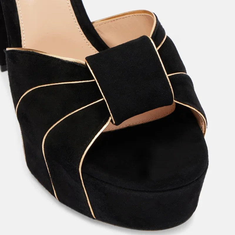 Contessa Knot Pumps