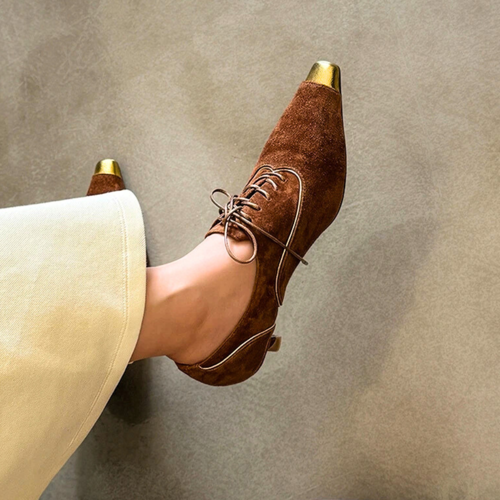 Punta Oro Pumps