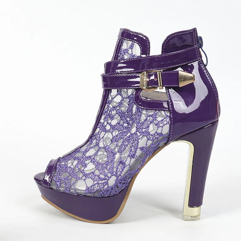 Pizzo Lace Booties