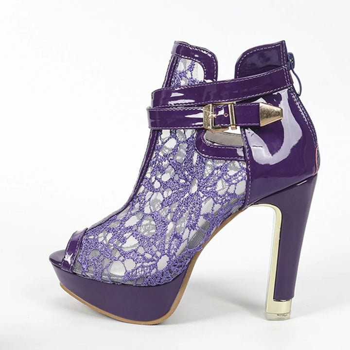 Pizzo Lace Booties