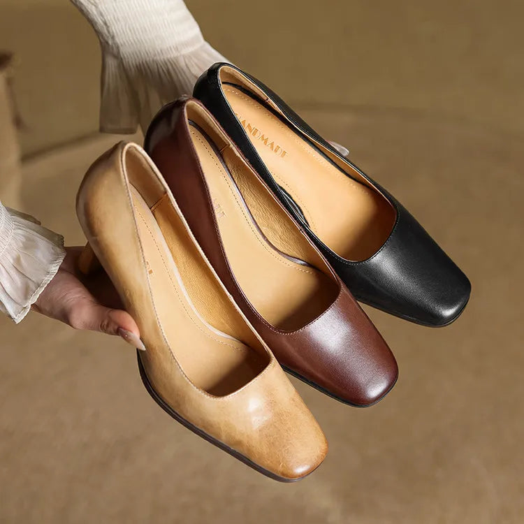 Curva Leather Pumps