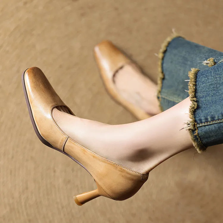 Curva Leather Pumps