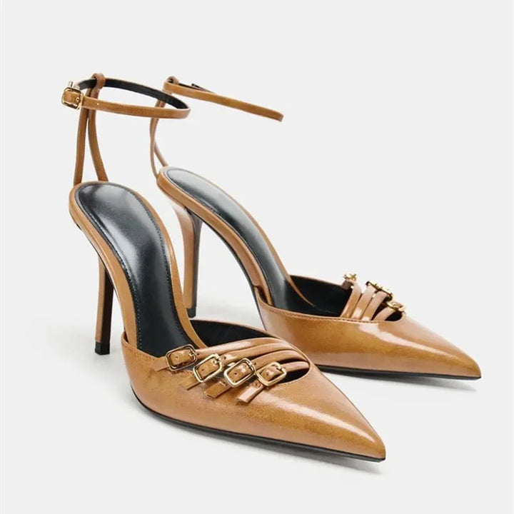 Cinque Buckle Heel