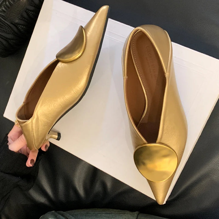 Icon Disc Point Pumps