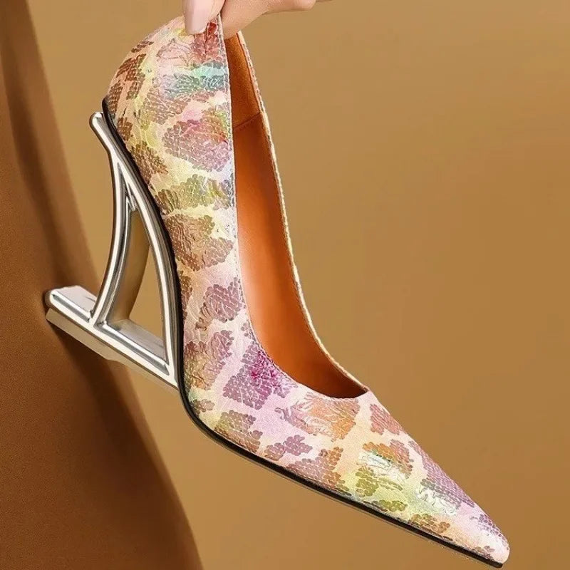 Floraison Cantilever Pump
