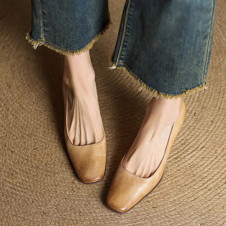 Curva Leather Pumps