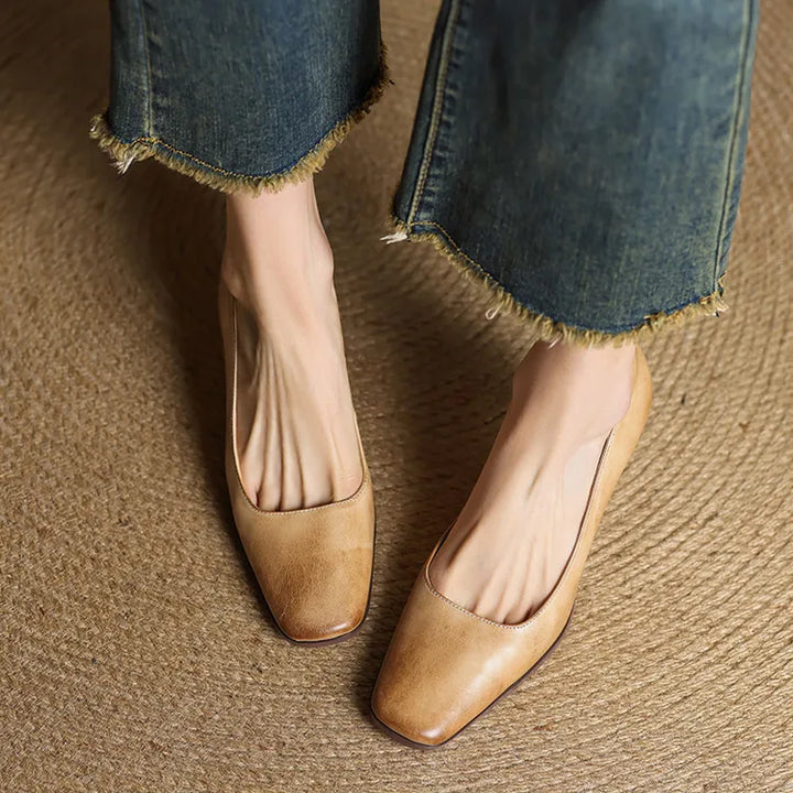 Curva Leather Pumps