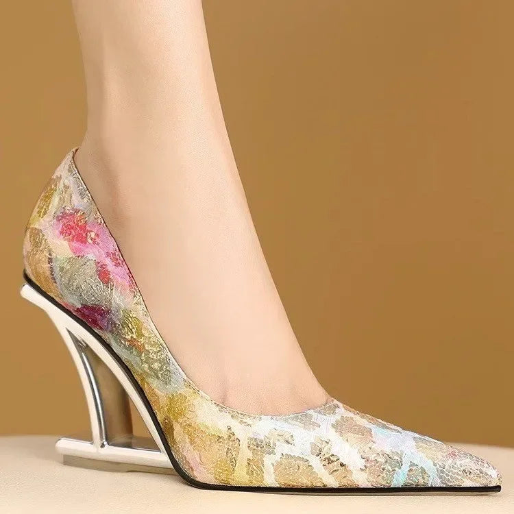 Floraison Cantilever Pump
