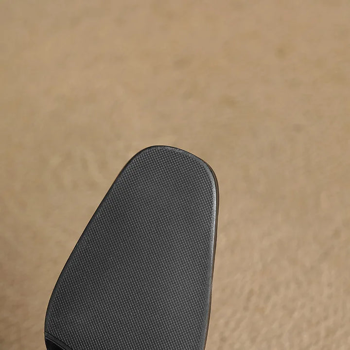 Curva Leather Pumps