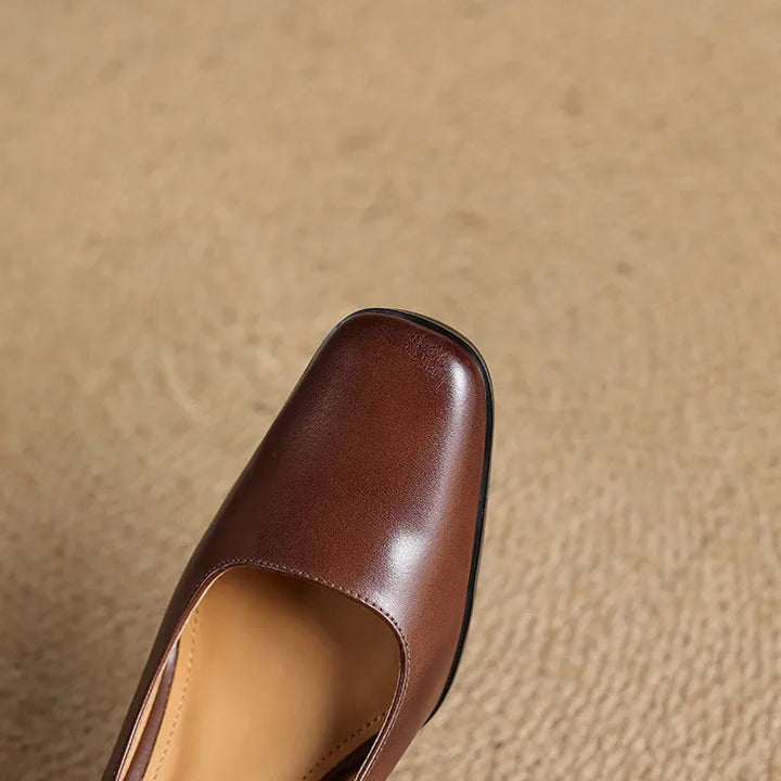 Curva Leather Pumps