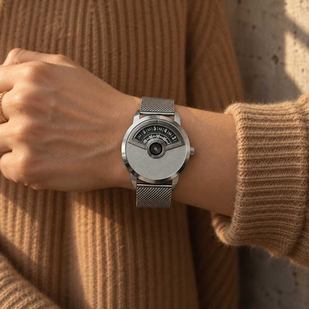 Aperture Half-Dial Watch — ce_maiden_01