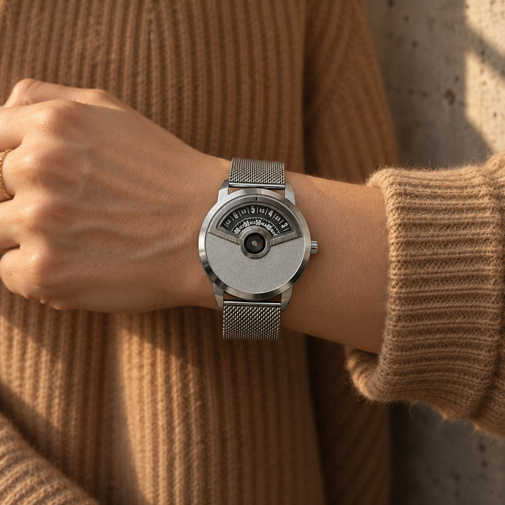 Aperture Half-Dial Watch — ce_maiden_01