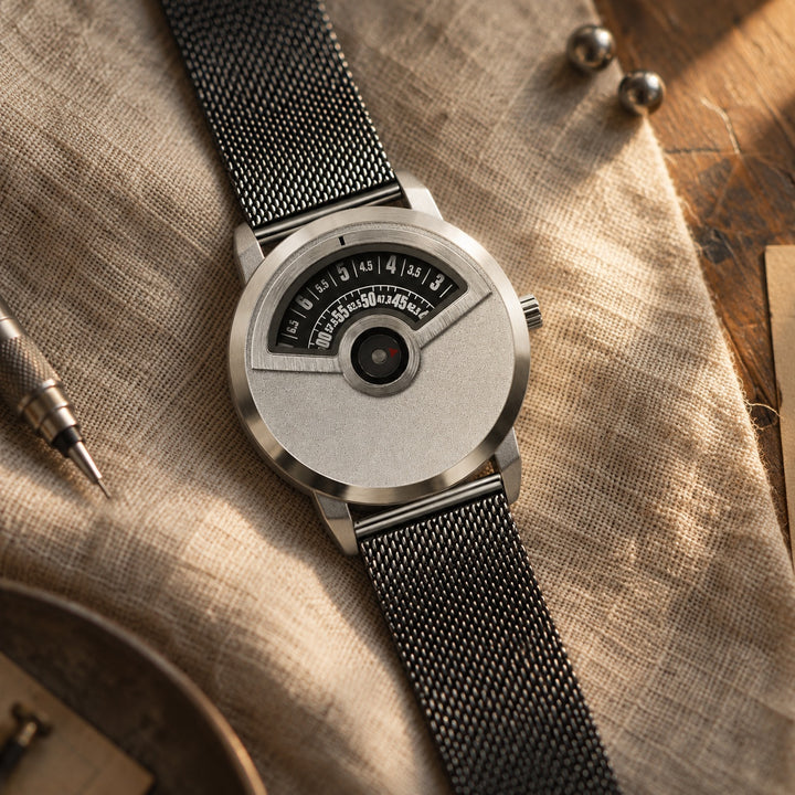 Aperture Half-Dial Watch — ce_maiden_01