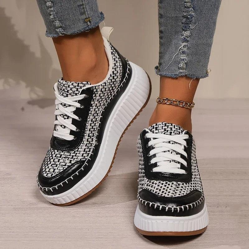 Modella Platform Sneakers