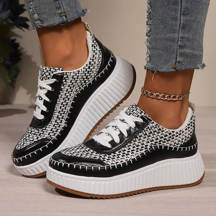Modella Platform Sneakers