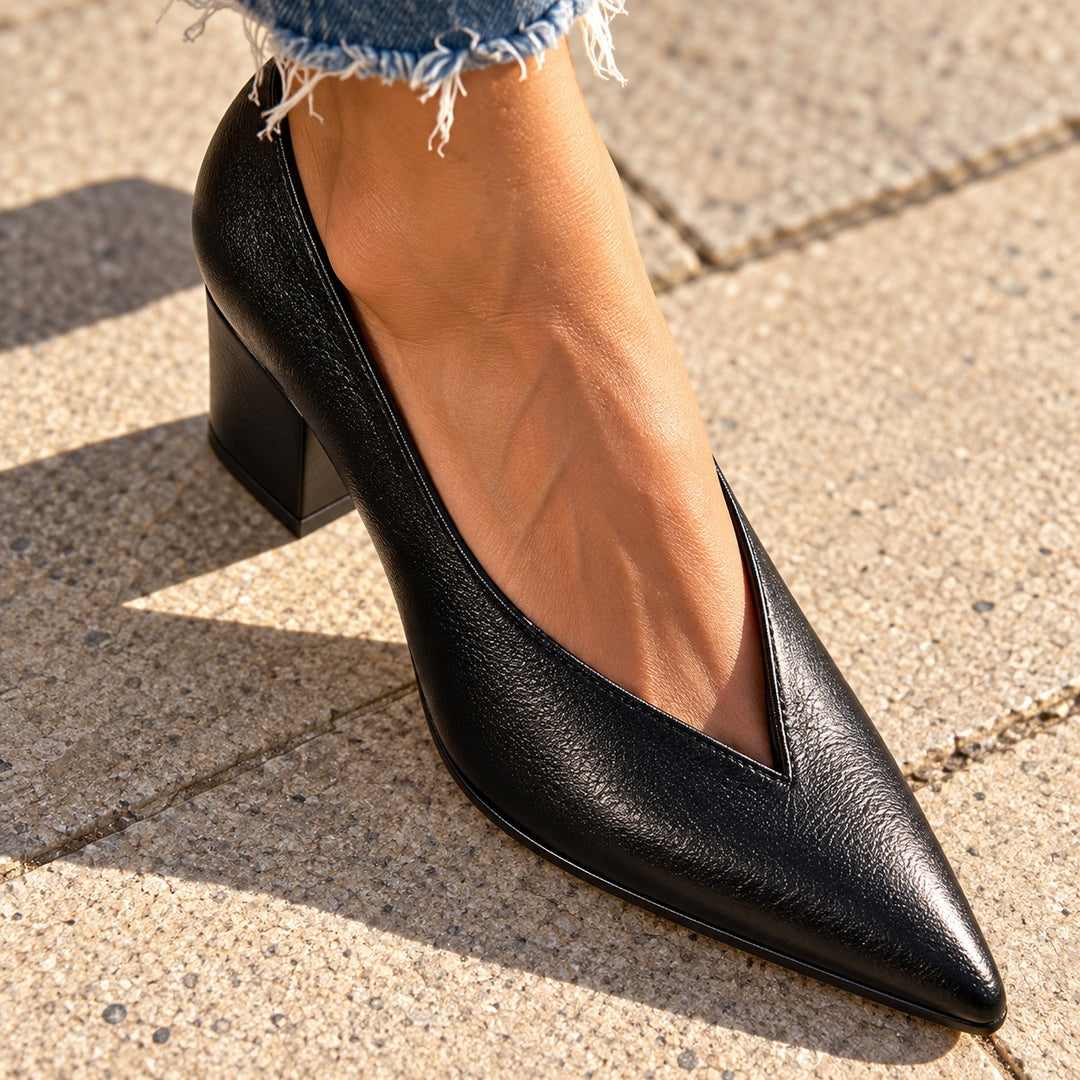 Vittoria V-Cut Pumps — ce_brooklyn_s2_01